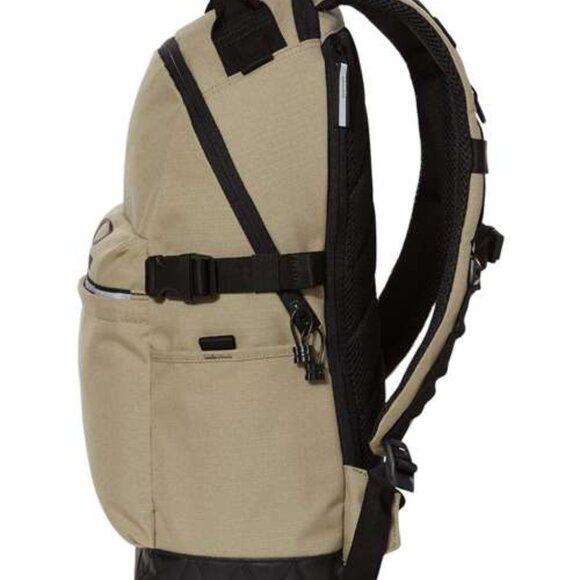 Oakley 23L Utility Rye Backpack/NWT - Picture 3 of 13